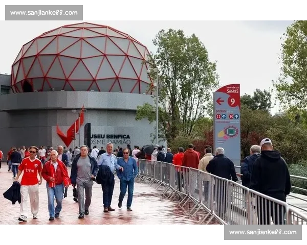 85422 票创纪录！本菲卡大选改写世界足坛历史